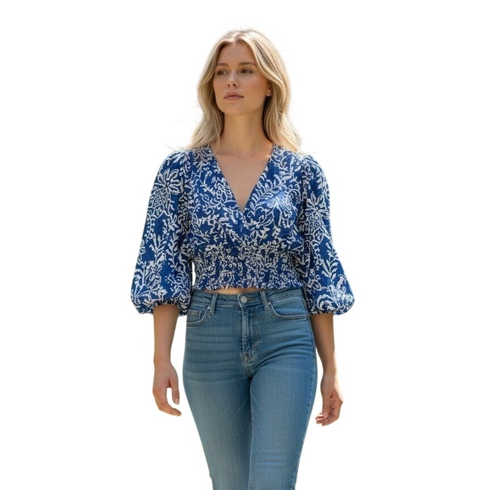 Zara Blue White Floral Eyelet Smocked Cropped Blouse Puff Sleeve V-Neck Top M